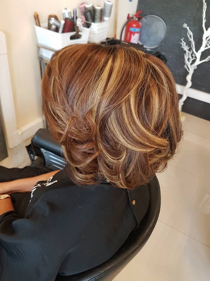 Carré wavy et mèches caramel