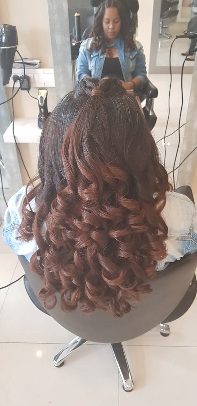 Demi-attache et cascade de boucles