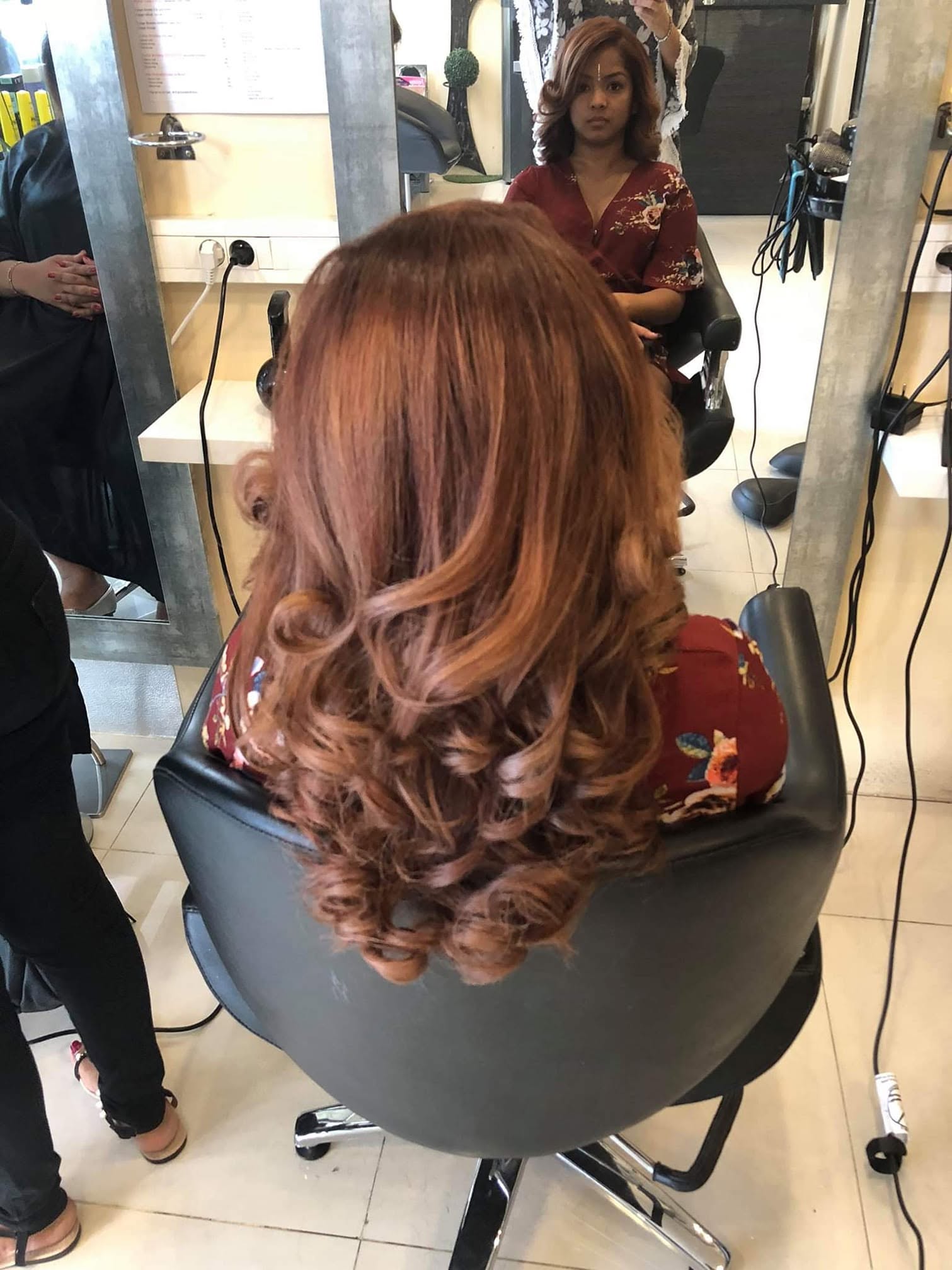 Longues boucles cuivrées