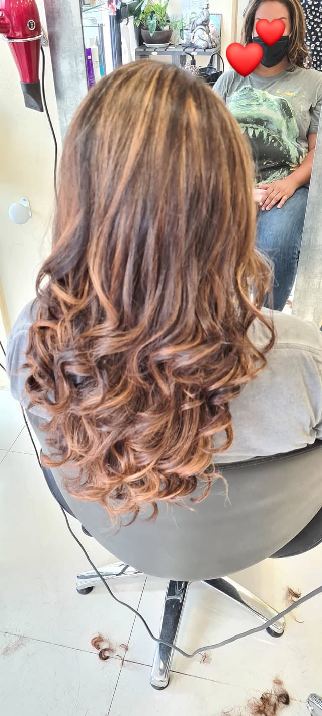 Balayage et boucles longues